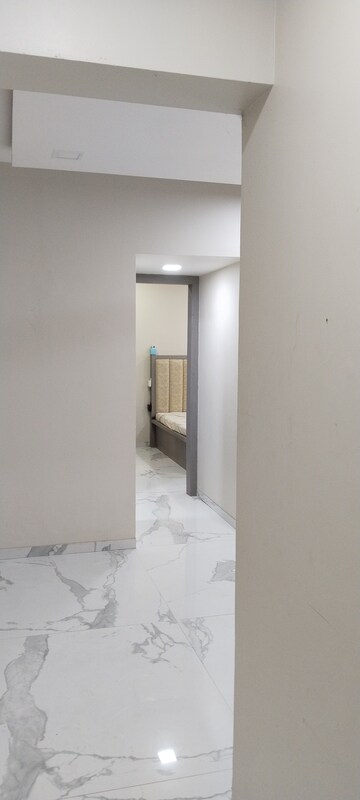Room in 1 BHK Apartment at Shree Mahavir Darshan, Lower Parel – for Rent
