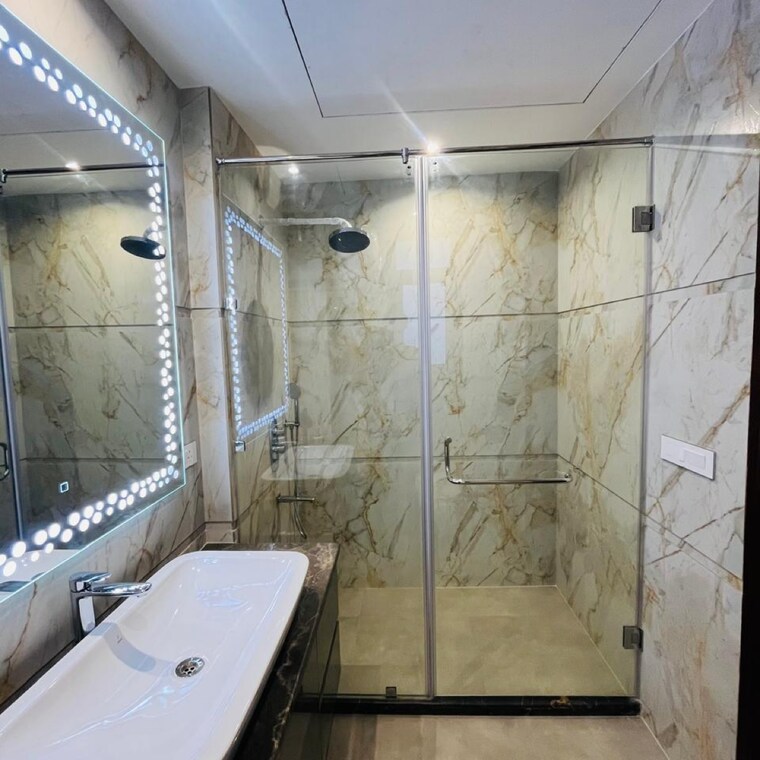 Bathroom, emaar-emerald-floors-select 4 Bedroom 267 Sq.Yd. Builder Floor In Sector 65 Gurgaon 8869583