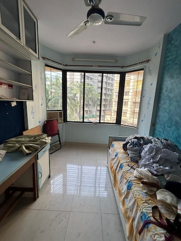 Bedroom in 3 BHK Apartment at Oberoi Gardens Kandivali, Kandivali East – for Rent