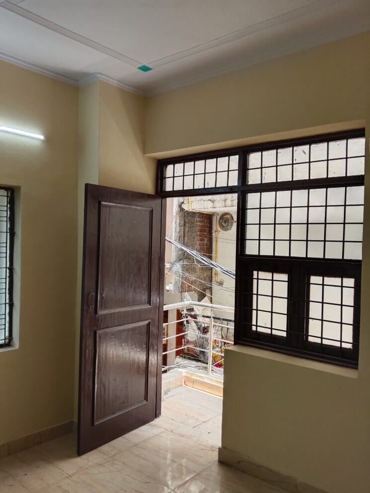 Room, krishna park 2 Bedroom 602 Sq.Ft. Builder Floor In Krishna Park Delhi 8870113