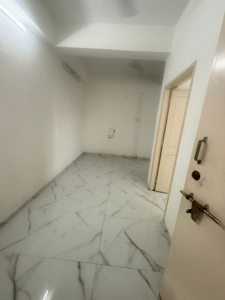 Bathroom, shivaji-chs 1 Bedroom 500 Sq.Ft. Apartment In Gokhalenagar Pune 8869648