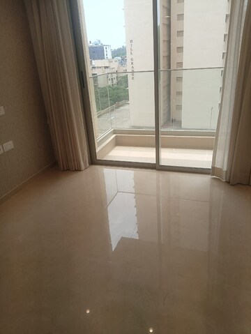 Room in 3 BHK Apartment at Hiranandani Highland, Powai – for Rent