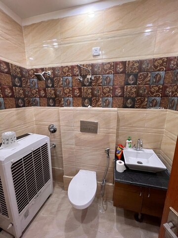 Team Area in 3 BHK Builder Floor at Shakti Khand Iii – for Rent
