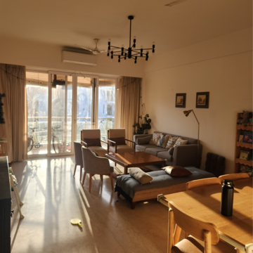 Living Room in 3.5 BHK Apartment at Adani Samsara, Sector 60 – for Rent