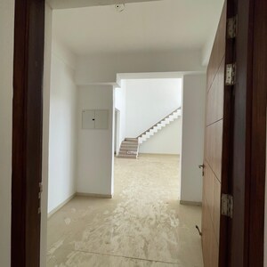 Room in 3 BHK Builder Floor at Zhuku Apartments, Sector 62 – for Sale