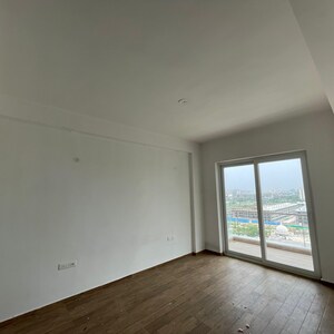 Room in 3 BHK Builder Floor at Zhuku Apartments, Sector 62 – for Sale