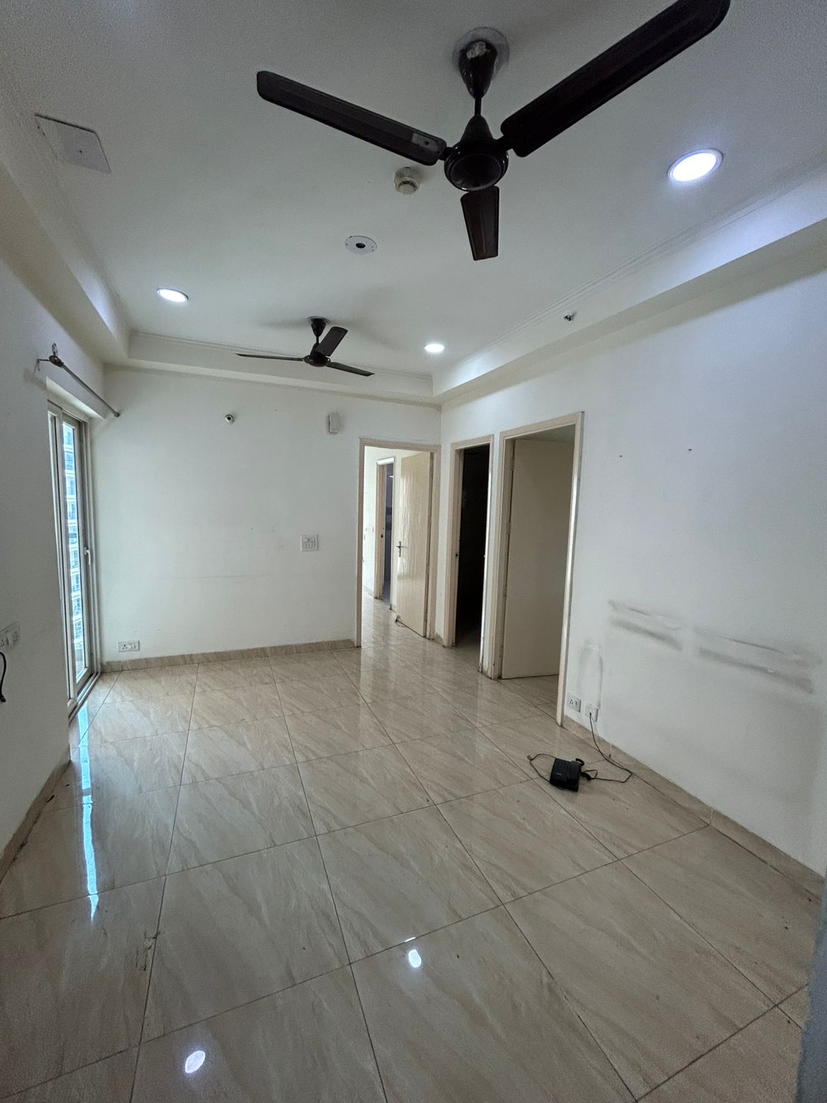 3 BHK Apartment For Sale in Gaur City-2