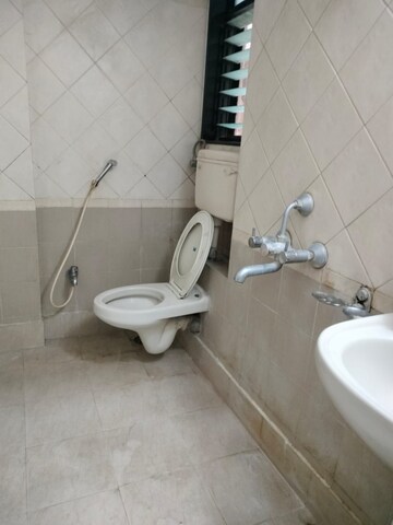 Bathroom in 3 BHK Apartment at Videocon Towers B CHS LTD, Kandivali East – for Rent