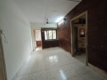 Room in 2 BHK Apartment at Pestom Sagar Colony, Chembur – for Rent