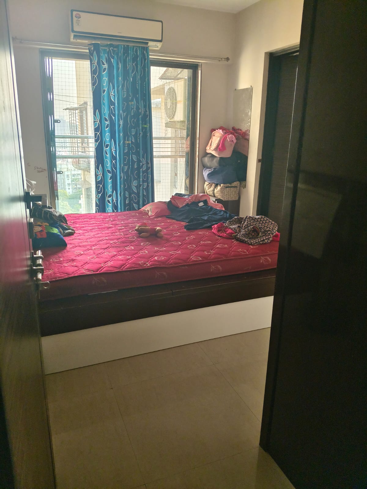 3 BHK + Pooja Room Apartment For Rent in Videocon Towers B CHS LTD