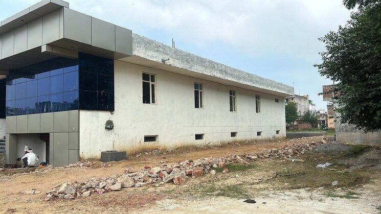 Nearby, bhopani  400 Sq.Yd. Plot In Bhopani Faridabad 8870014