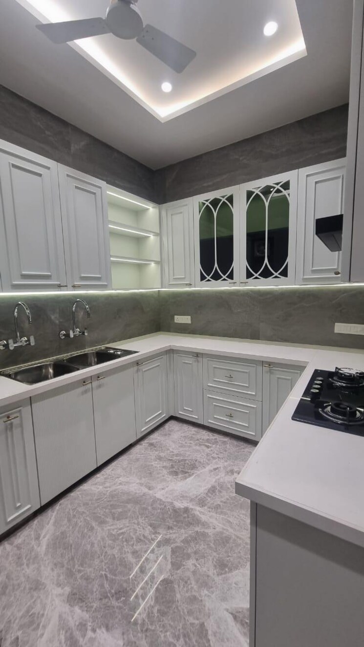 Kitchen, chittaranjan park 4 Bedroom 320 Sq.Yd. Builder Floor In Chittaranjan Park Delhi 8870056