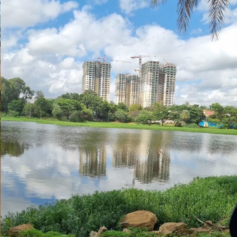 Garden, prestige-waterford 4 Bedroom 2525 Sq.Ft. Apartment In Prasanth Layout Bangalore 8870085