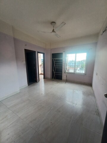 Room in 4 BHK Apartment at Geetanagar – for Rent