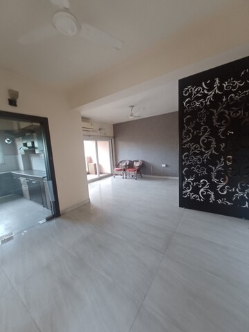 Living Room in 4 BHK Apartment at Geetanagar – for Rent