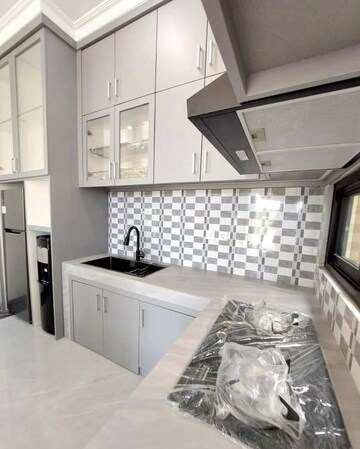 Kitchen in 2 BHK Builder Floor at Sector 30 – for Rent