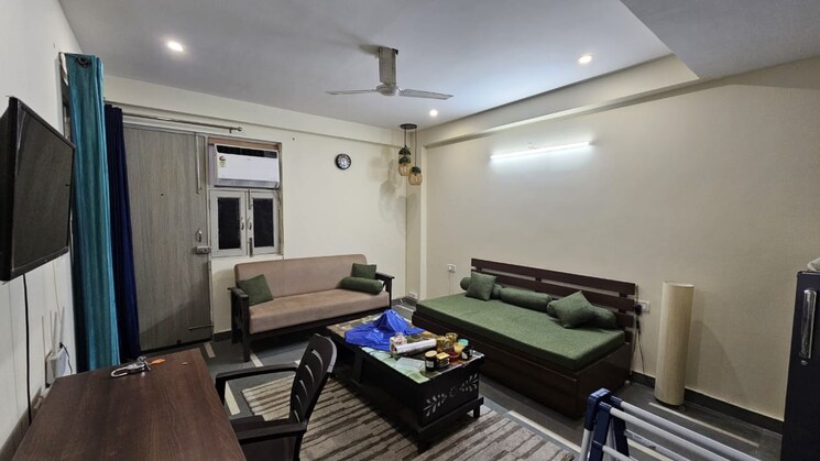 Gym, sector 43 3 Bedroom 161 Sq.Yd. Builder Floor In Sector 43 Gurgaon 8870099