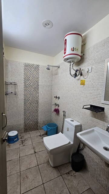 Team Area in 3 BHK Builder Floor at Sector 43 – for Rent
