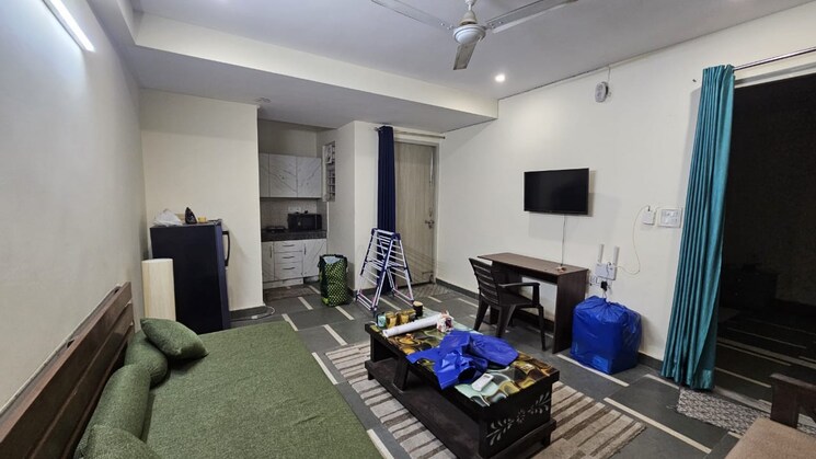  Parking, sector 43 3 Bedroom 161 Sq.Yd. Builder Floor In Sector 43 Gurgaon 8870099