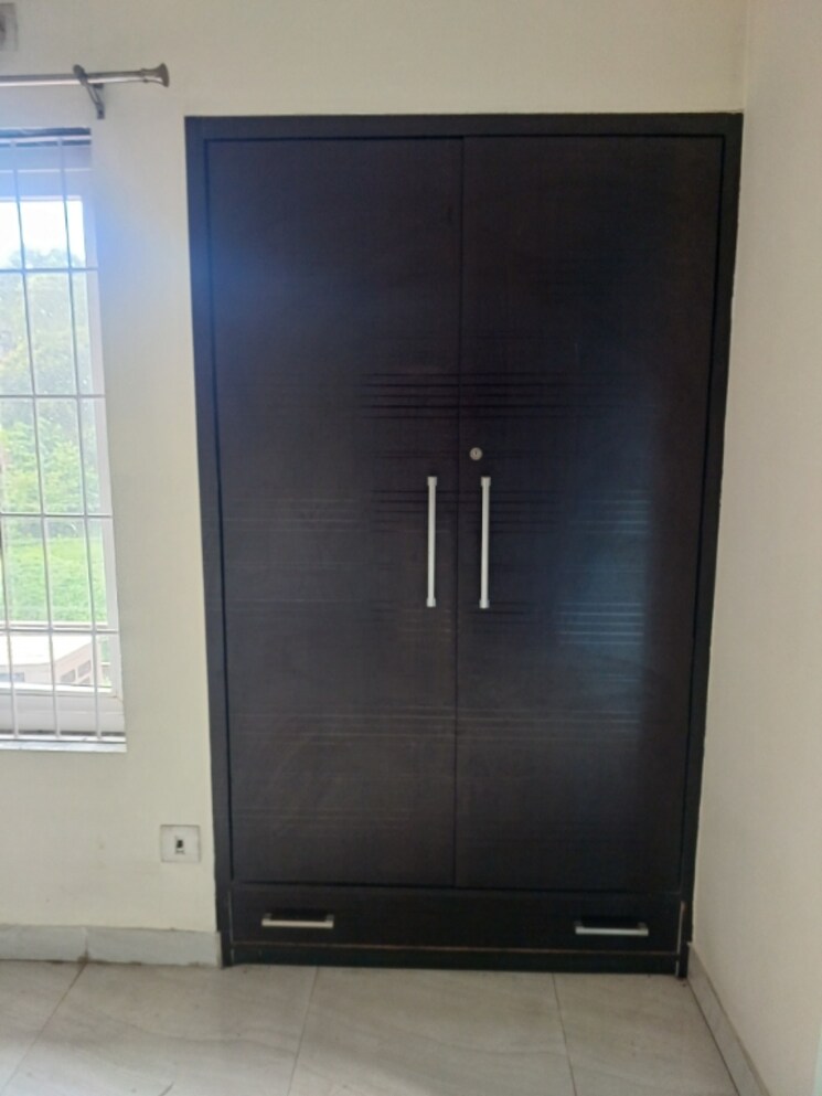 Room, geetanagar 4 Bedroom 2200 Sq.Ft. Apartment In Geetanagar Guwahati 8870246