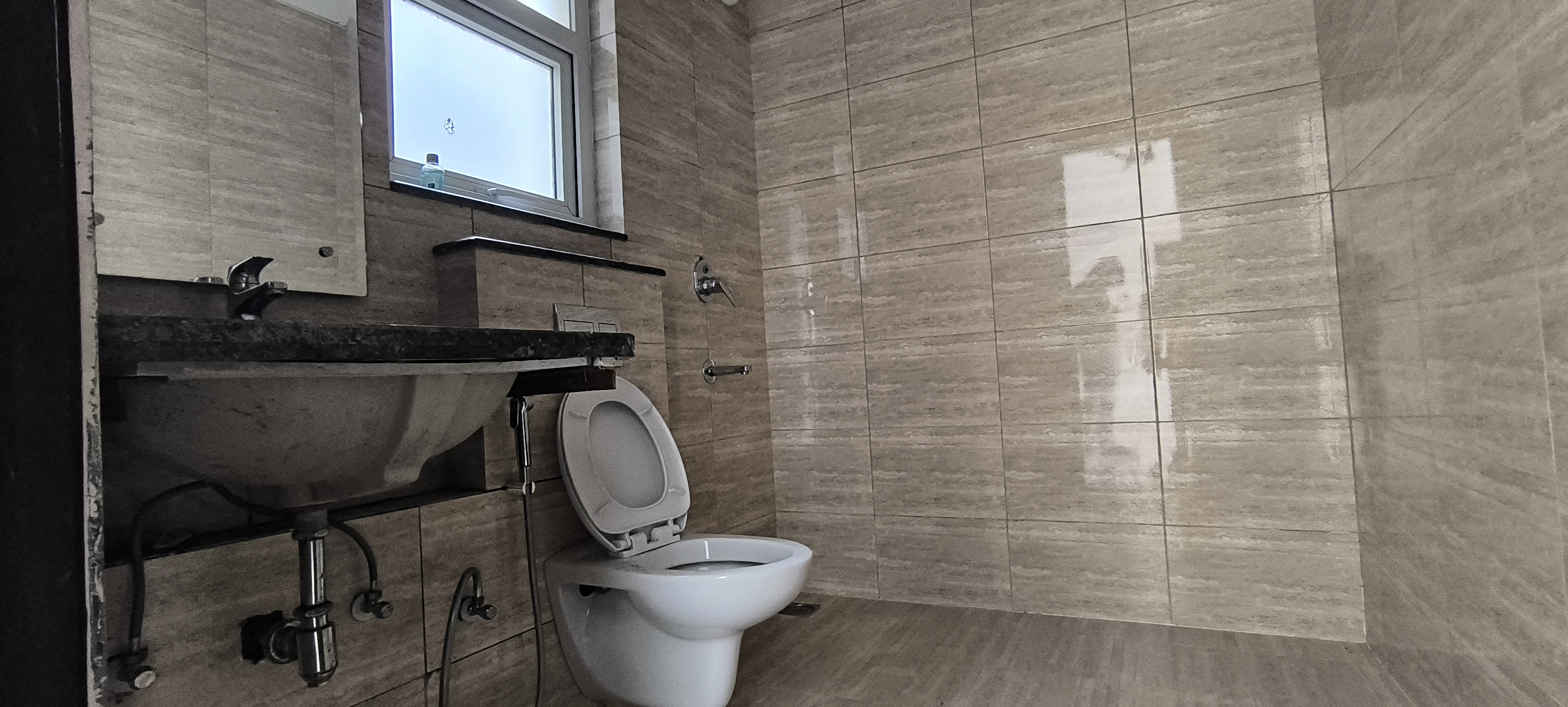 3 BHK + Servant Room,Extra Room Builder Floor For Rent in BPTP Amstoria