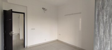 Room in 3 BHK Builder Floor at BPTP Amstoria, Sector 102 – for Rent