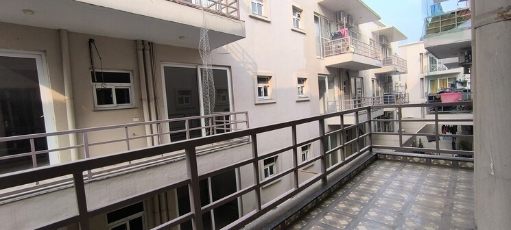 Balcony, bptp-amstoria 3 Bedroom 2229 Sq.Ft. Builder Floor In Sector 102 Gurgaon 8870208