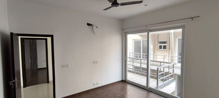 Room, bptp-amstoria 3 Bedroom 2229 Sq.Ft. Builder Floor In Sector 102 Gurgaon 8870208