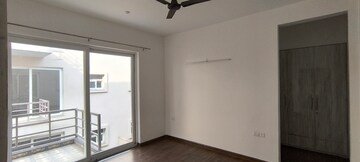 Room in 3 BHK Builder Floor at BPTP Amstoria, Sector 102 – for Rent