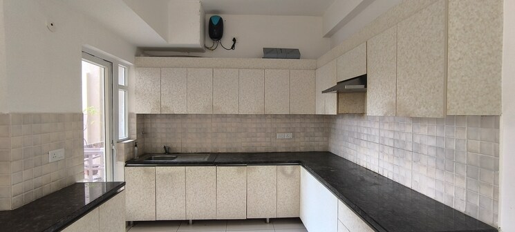 Kitchen, bptp-amstoria 3 Bedroom 2229 Sq.Ft. Builder Floor In Sector 102 Gurgaon 8870208