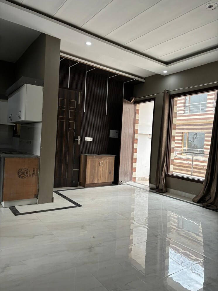 Room, sector 127 2 Bedroom 105 Sq.Yd. Apartment In Sector 127 Mohali 8870241