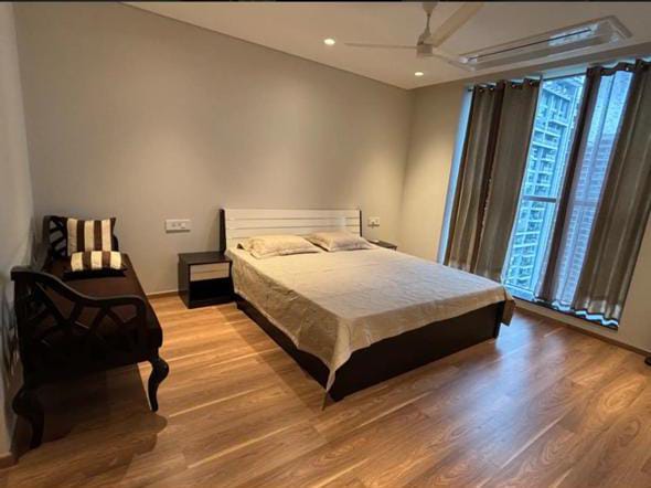 3.5 BHK + Extra Room 1800 Sq.Ft. Apartment in Panchshil Towers