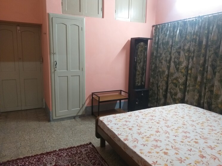 Bedroom, park circus 1 Bedroom 750 Sq.Ft. Independent House In Park Circus Kolkata 8870145