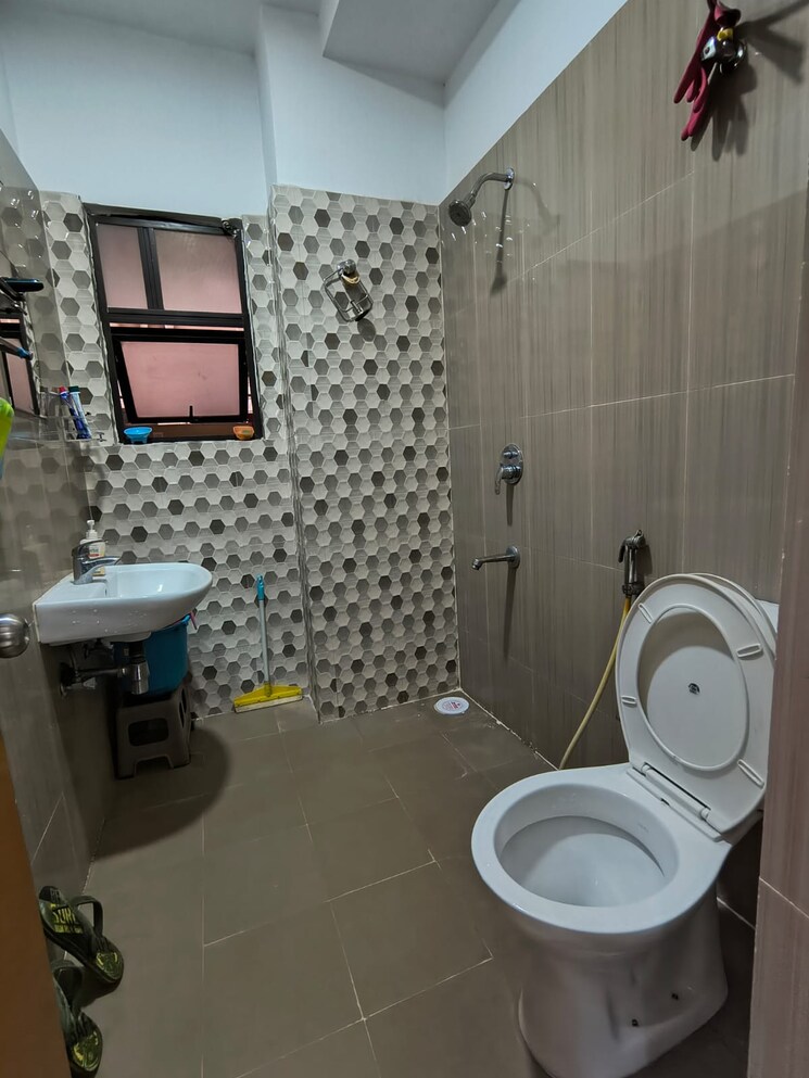 Bathroom, dtc-southern-heights 2 Bedroom 890 Sq.Ft. Apartment In Joka Kolkata 8870240