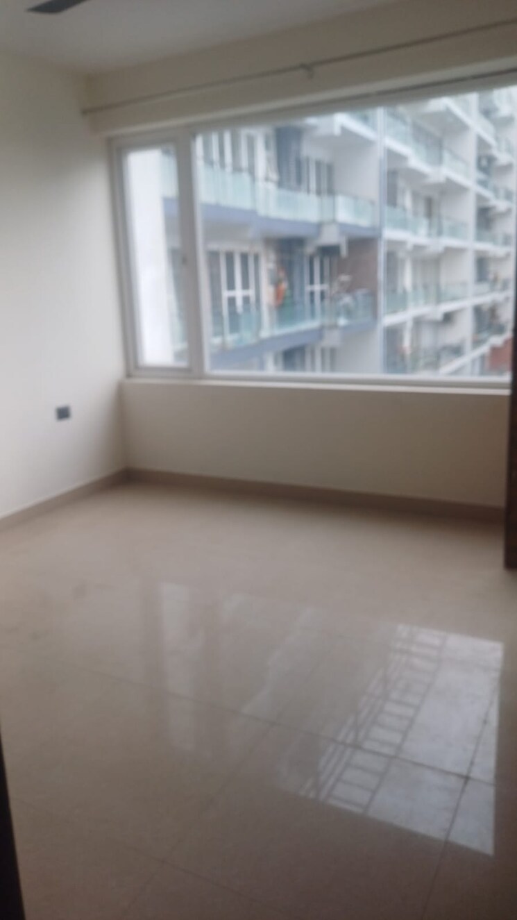 Room, shahastradhara road 3 Bedroom 1800 Sq.Ft. Apartment In Shahastradhara Road Dehradun 8870310