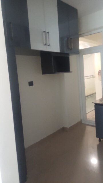 Room in 3 BHK Apartment at Shahastradhara Road – for Rent