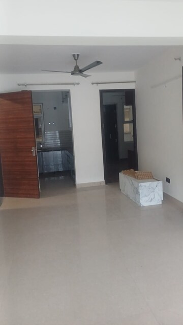 Room in 3 BHK Apartment at Shahastradhara Road – for Rent