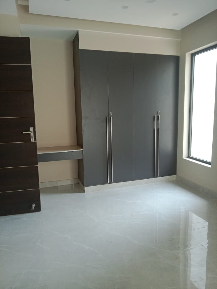 Room, south city 1 6 Bedroom 502 Sq.Yd. Villa In South City 1 Gurgaon 8870306