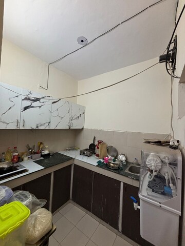 Master Bedroom in 1.5 BHK Builder Floor at Palam Vihar – for Rent