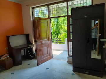 Room in 3 BHK Independent House at Palam Vihar – for Rent