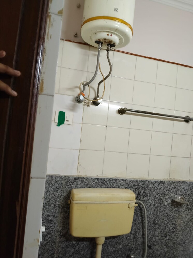 Bathroom, palam vihar 3 Bedroom 173 Sq.Ft. Independent House In Palam Vihar Gurgaon 8870468