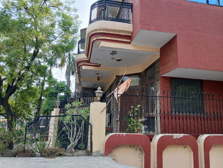 Exterior View, chaudhary-deshraj-complex 4 Bedroom 193 Sq.Mt. Villa In Sector 22 Noida 8870443