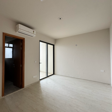 Room in 3 BHK Apartment at M3M Heights, Sector 65 – for Sale
