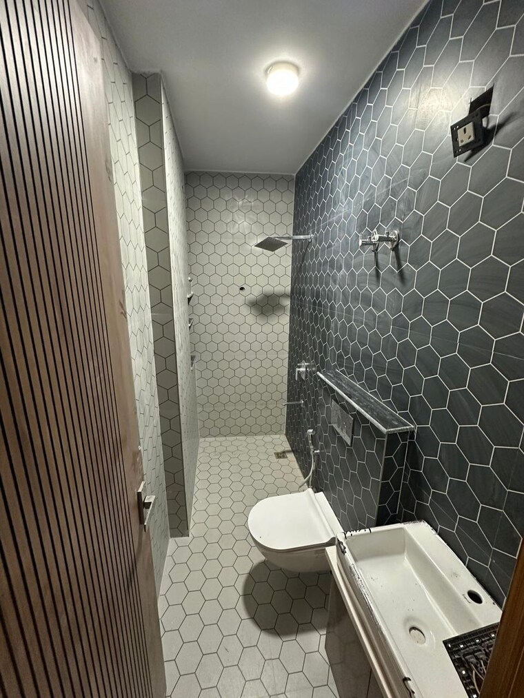 Bathroom, sahastradhara road 2 Bedroom 1450 Sq.Ft. Builder Floor In Sahastradhara Road Dehradun 8870706