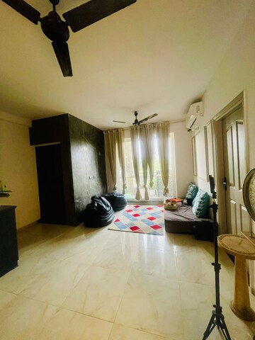 Living Room in 3 BHK Builder Floor at BPTP Parkland Pride, Sector 77 – for Sale