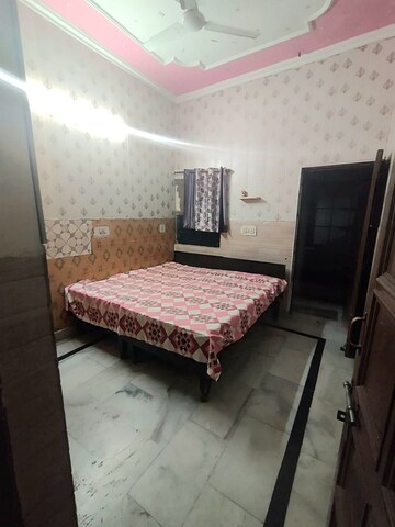 Bedroom in 2 BHK Apartment at Mulund Darshan, Mulund West – for Rent