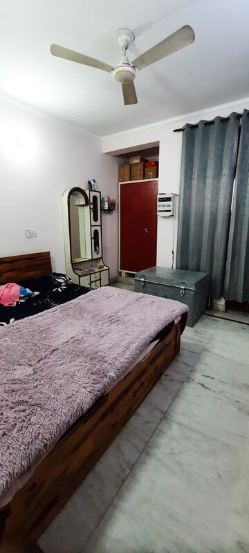Bedroom in 2 BHK Builder Floor at Sector 46 – for Rent