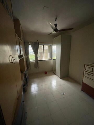 Room in 2 BHK Apartment at Flower Valley Complex, Khopat – for Rent