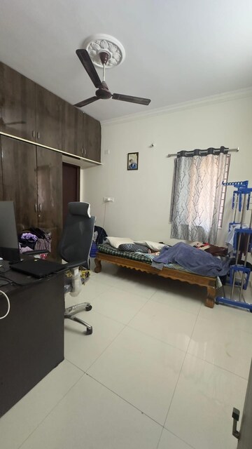 Room in 2 BHK Independent House at Alkapoor Apartment, Puppalaguda – for Rent