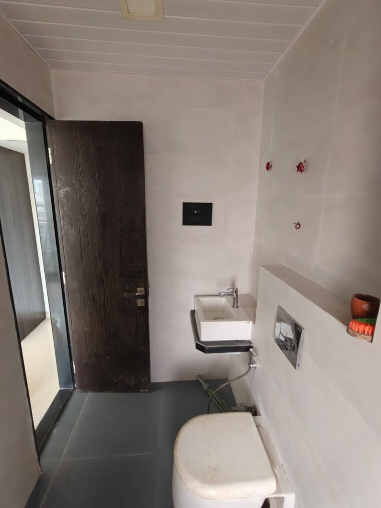 Bathroom, vas-pushp-vinod-2 3 Bedroom 965 Sq.Ft. Apartment In Borivali West Mumbai 8871319